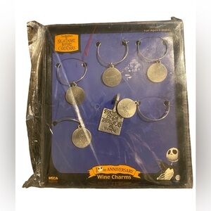 NIGHTMARE BEFORE CHRISTMAS 10th ANNIVERSARY PEWTER WINE BOTTLE CHARM SET NEW